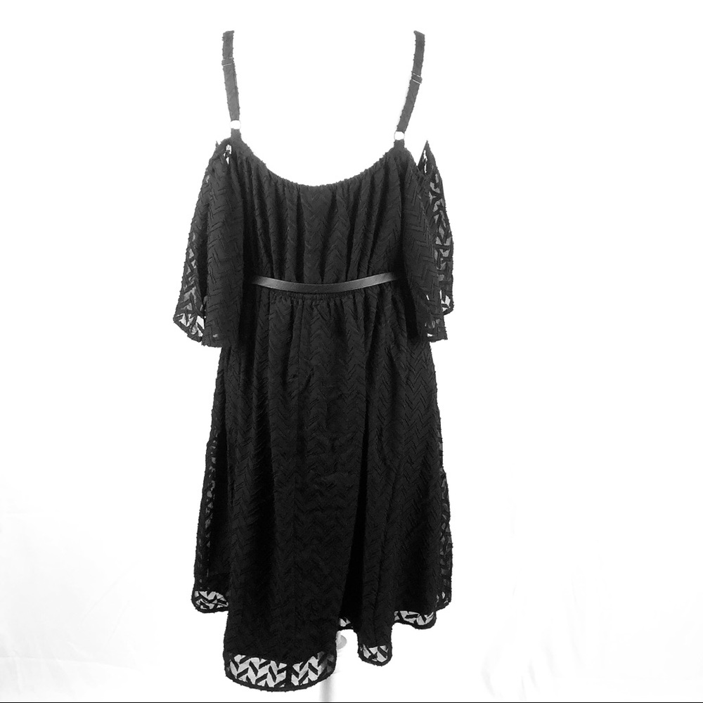 Torrid Plus Size Black Textured Off Shoulder Dress - Picture 7 of 8